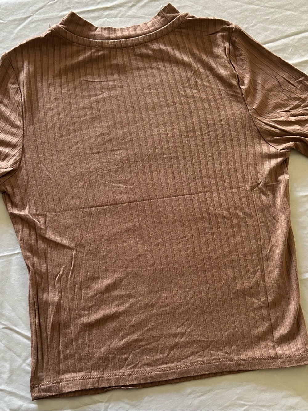 iris junior’s Ribbed Short-Sleeve Tee in Taupe